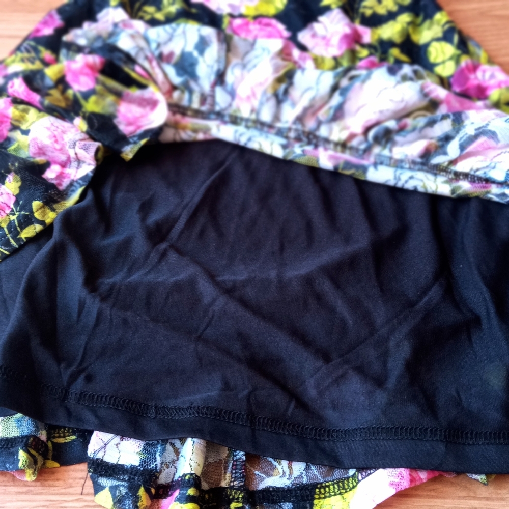 NWT Betsey Johnson juniors dress , black floral sz XS MSRP $99.00 - Picture 5 of 7